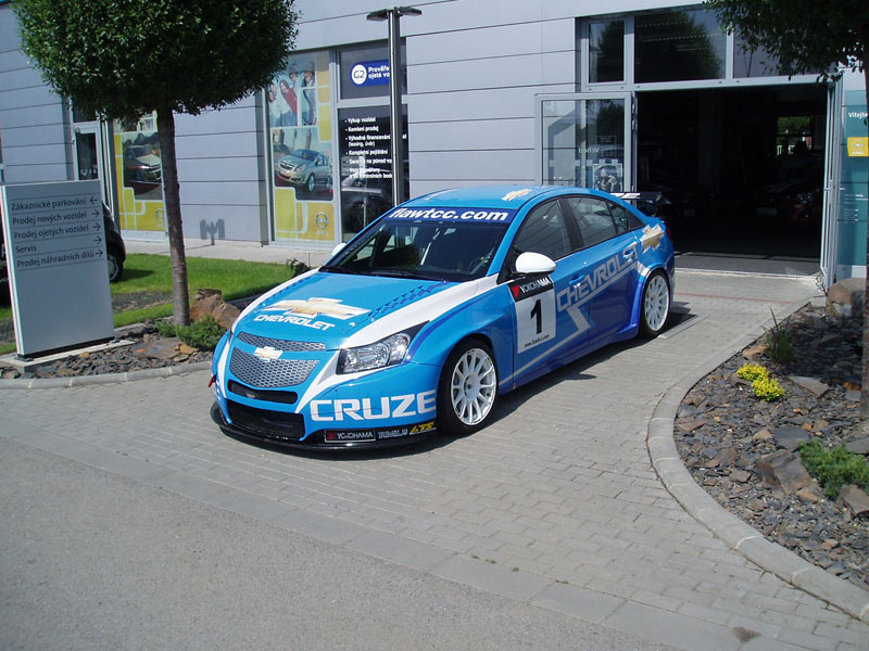 cruze1.jpg