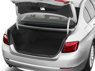 2011-BMW-5-Series-trunk-Photos.jpg