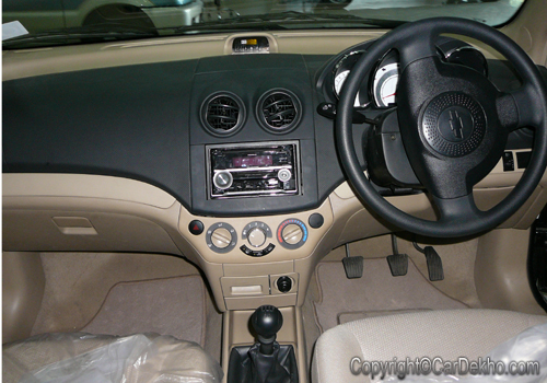 chevrolet-aveo-dashboard-059.JPG