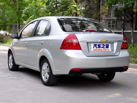 2010-chevrolet-aveo-sedan-2-450.jpg