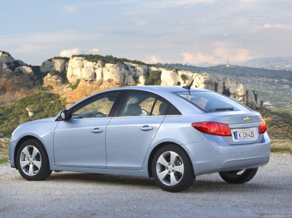 chevrolet-cruze-hatch5.jpg